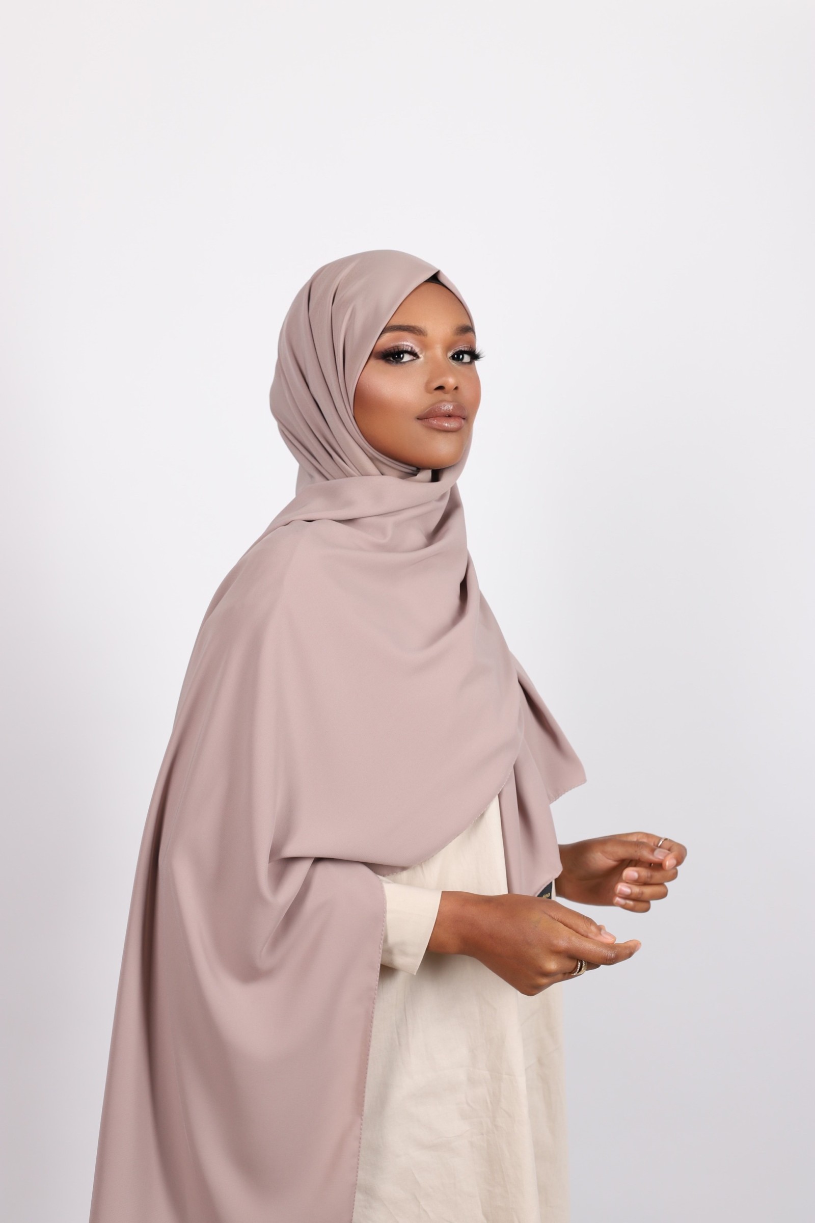 Hijab soie de medine taupe