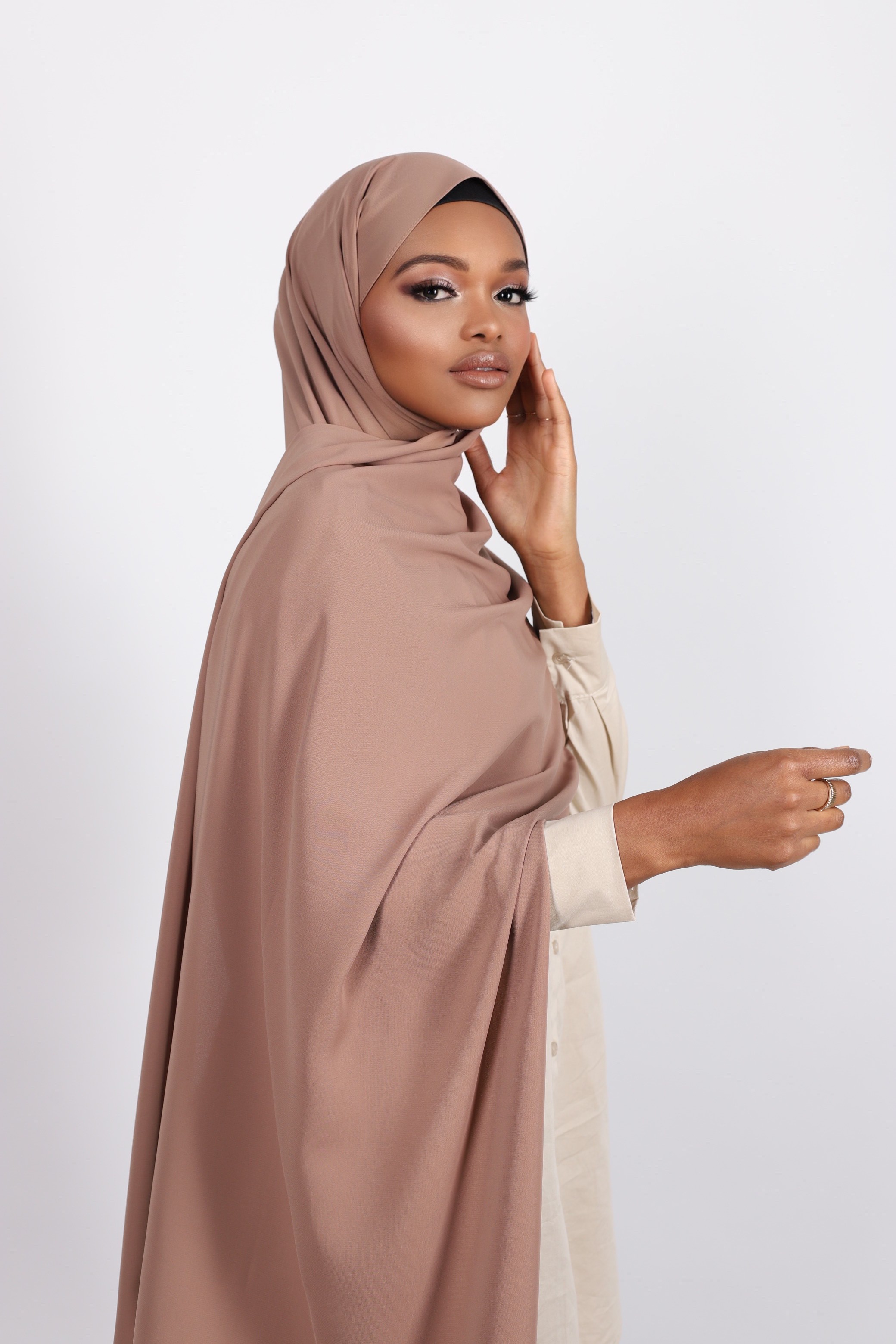 Hijab soie de medine camel