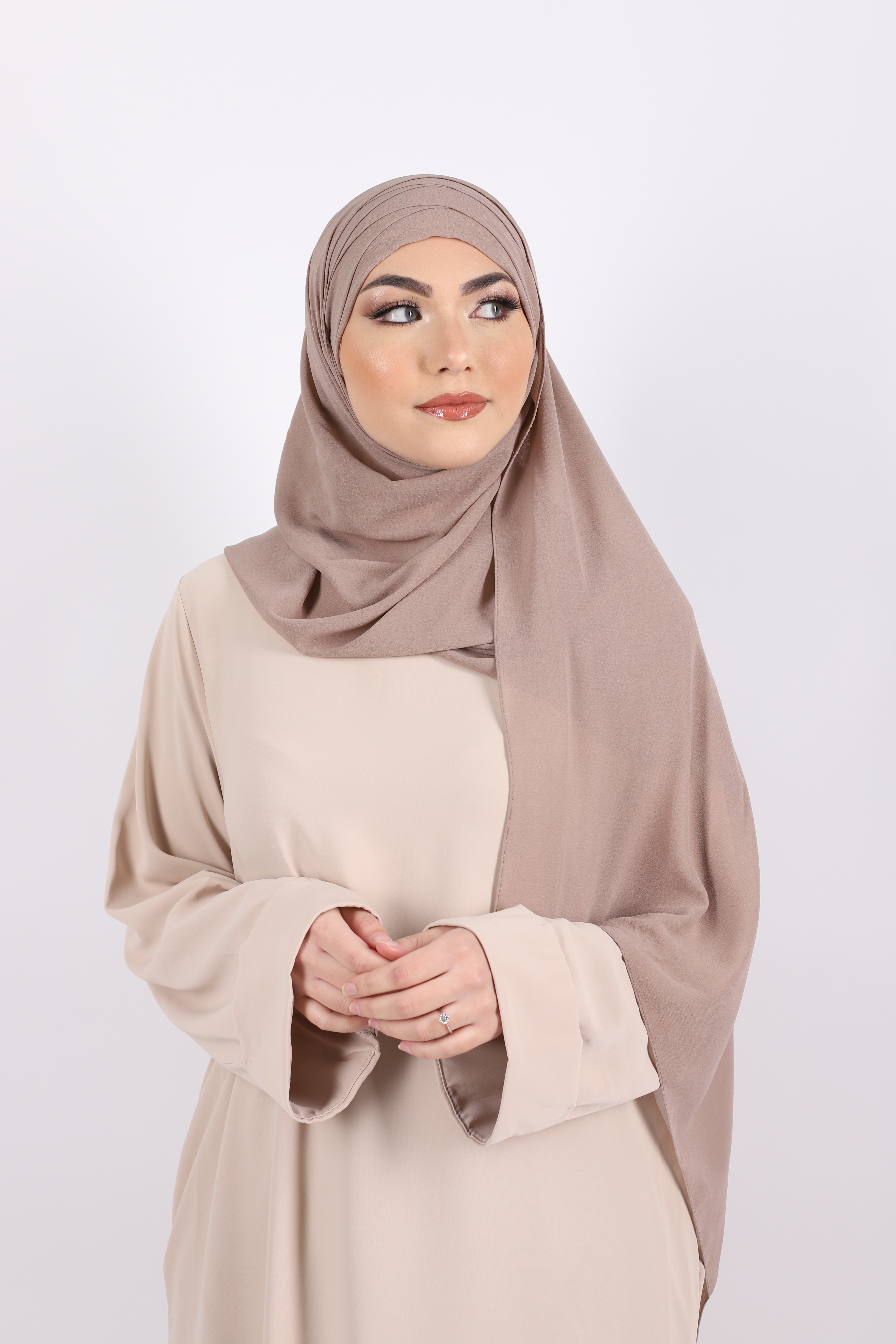 Hijab à enfiler mousseline taupe