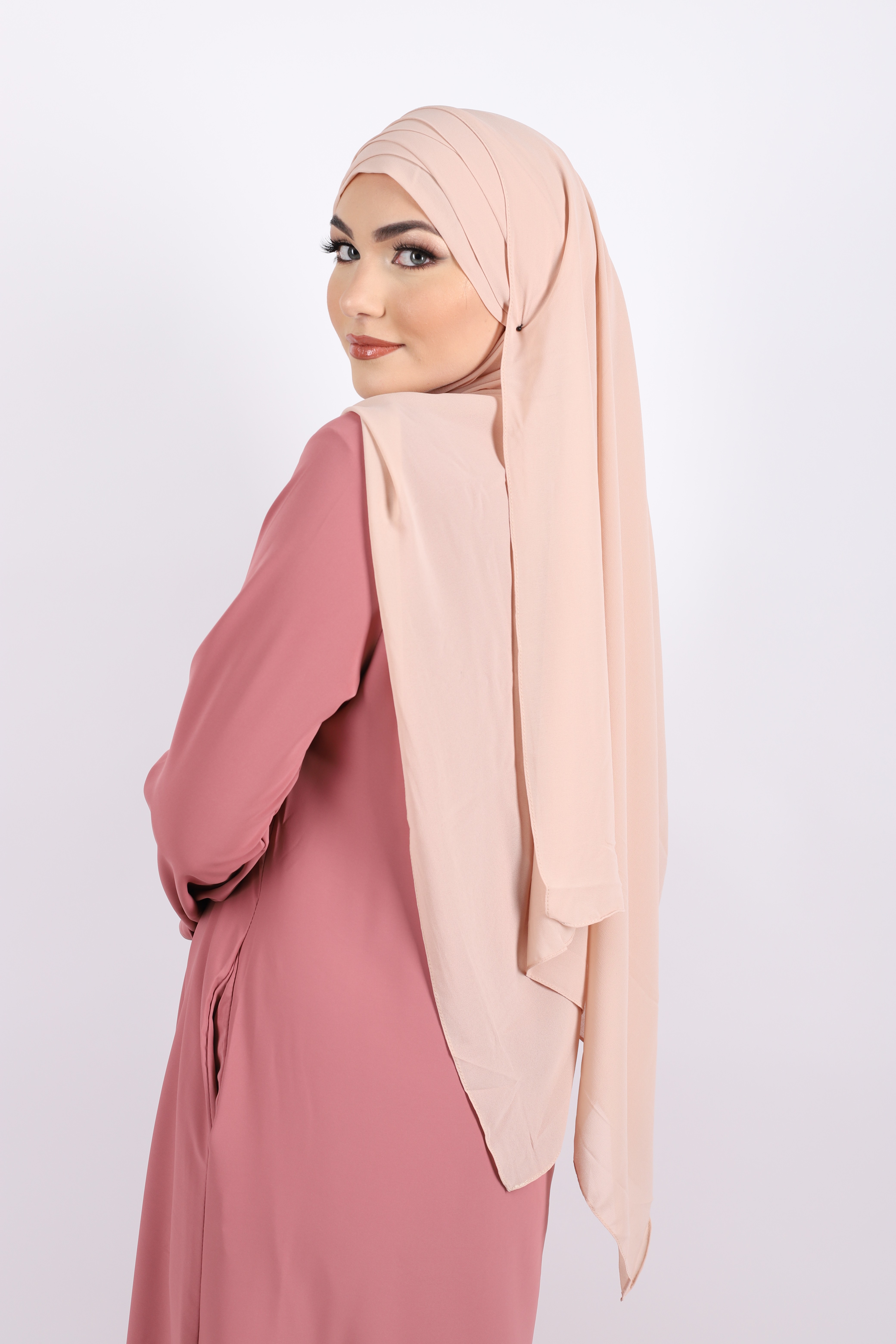  Hijab   enfiler  mousseline  nude Jennah Boutique